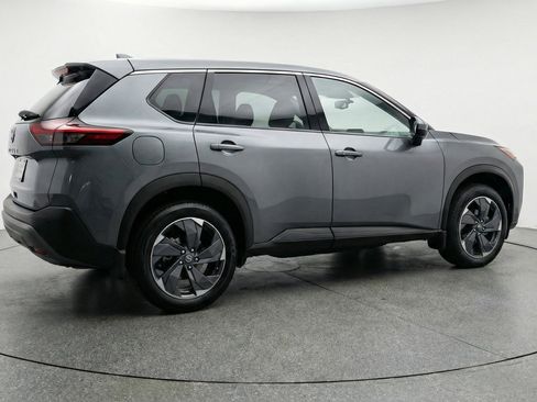 Used 2025 Nissan Rogue SV image 9