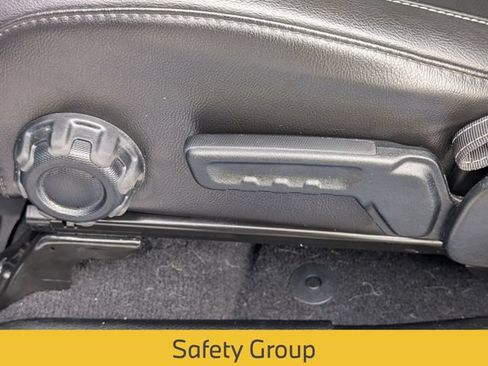 Used 2022 Jeep Wrangler Unlimited Sahara w/ Safety Group AWD/4WD image 17