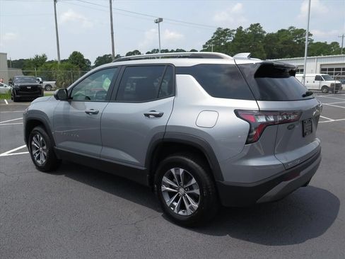 Used 2025 Chevrolet Equinox LT w/ Convenience Package II FWD image 5