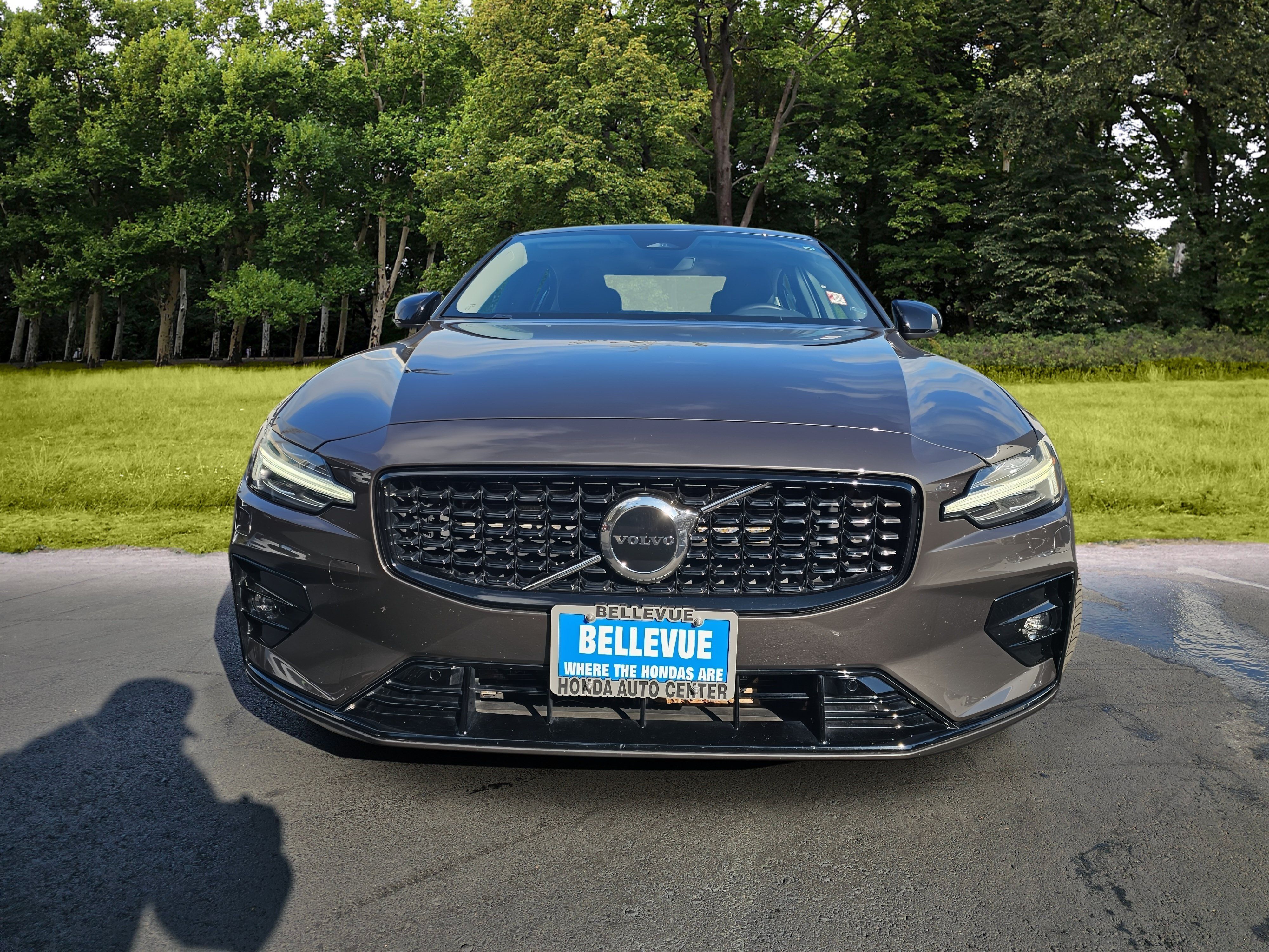 Used 2025 Volvo S60 B5 Core AWD/4WD image 2