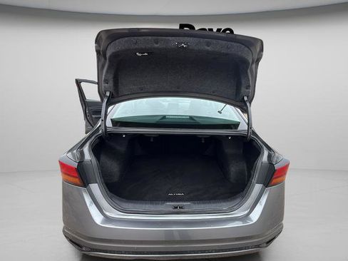 Used 2024 Nissan Altima 2.5 SV FWD image 24
