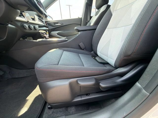 New 2026 Chevrolet Trax RS FWD image 32
