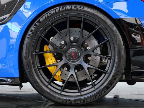 Used 2019 Porsche 911 GT2 RS RWD image 11
