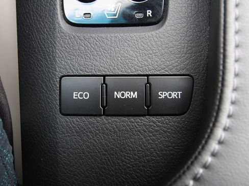 Used 2018 Toyota Avalon Limited w/ All Weather Liner Package FWD image 27