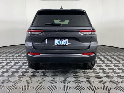 New 2026 Jeep Grand Cherokee Altitude AWD/4WD image 19