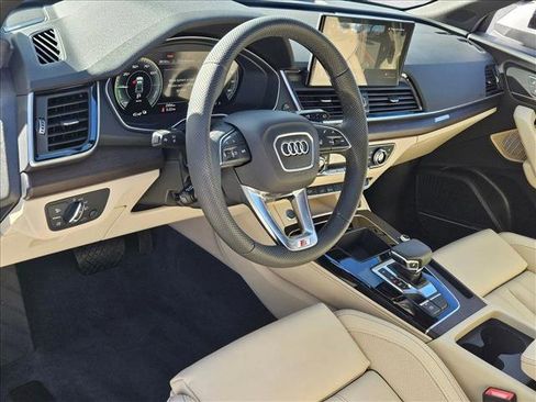 Used 2025 Audi Q5 e Premium Plus image 10