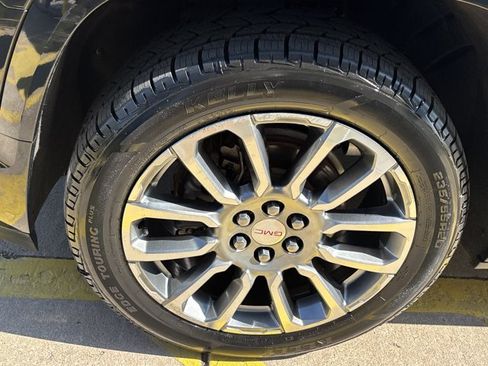 Used 2023 GMC Acadia Denali FWD image 13