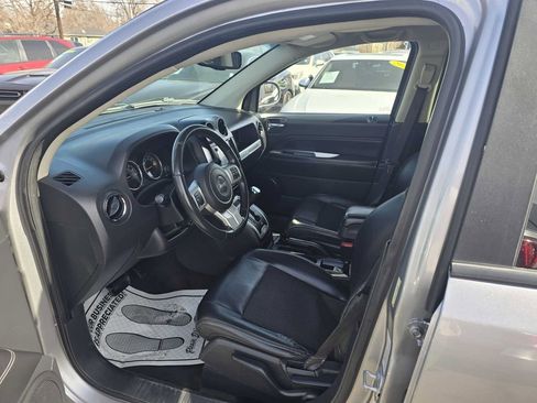 Used 2016 Jeep Compass Latitude image 13