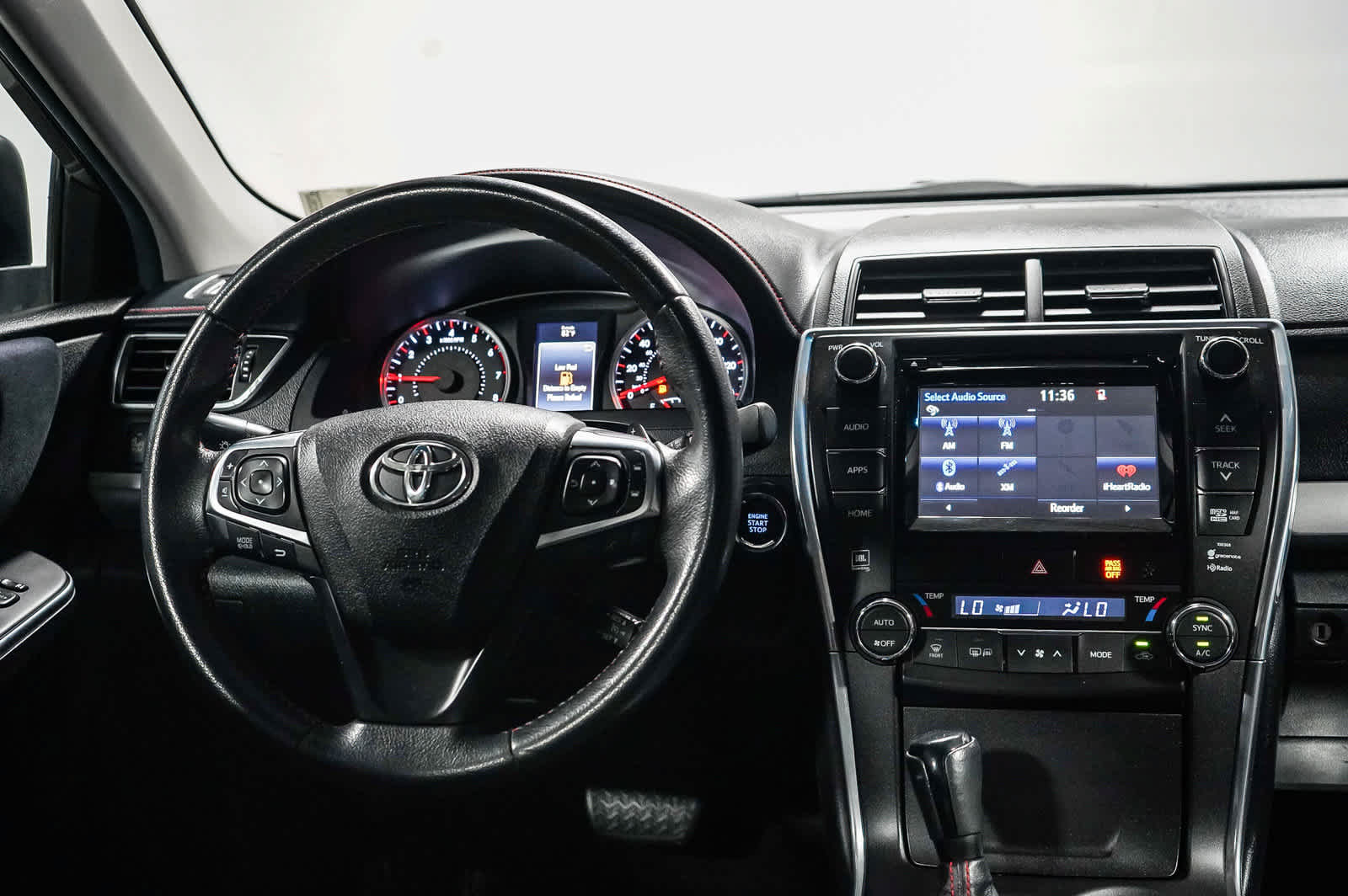 Used 2015 Toyota Camry XSE FWD image 12