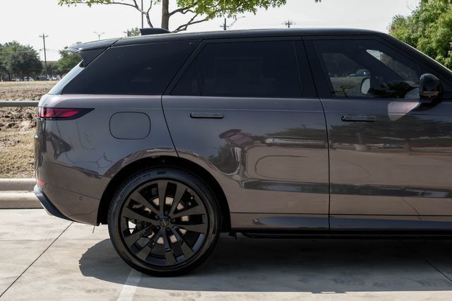 New 2026 Land Rover Range Rover Sport Dynamic SE AWD/4WD image 9