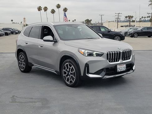 Used 2025 BMW X1 xDrive28i w/ Convenience Package AWD/4WD image 4