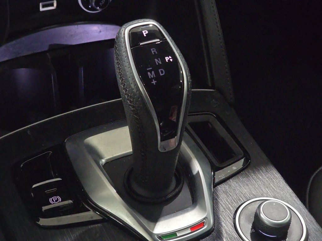 Used 2023 Alfa Romeo Stelvio Sprint RWD image 14