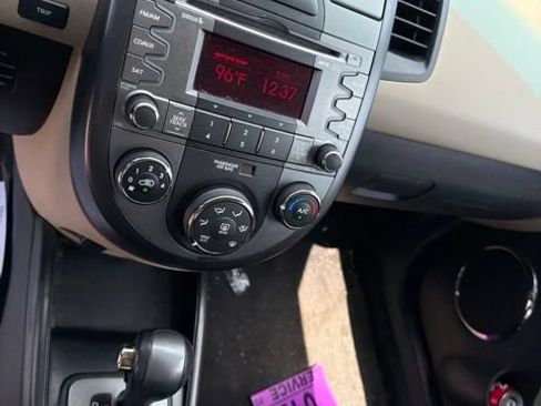 Used 2010 Kia Soul ! FWD image 18