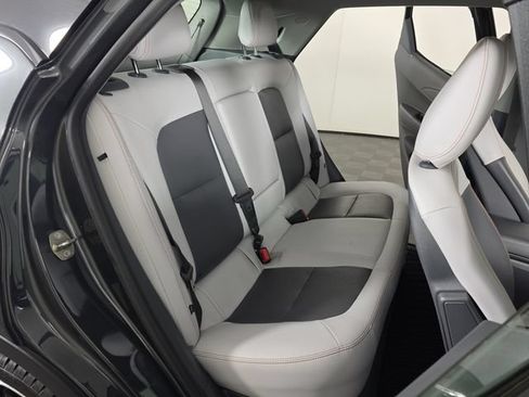 Used 2019 Chevrolet Bolt Premier w/ Infotainment Package FWD image 25