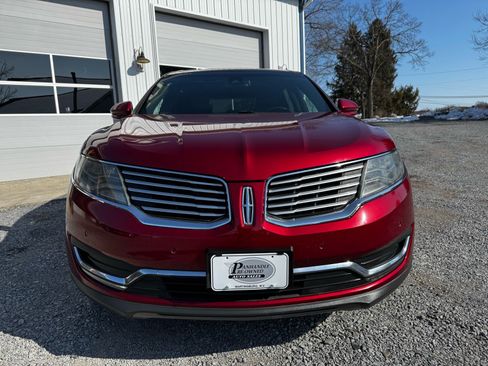 Used 2017 Lincoln MKX Reserve w/ Luxury Package AWD/4WD image 2