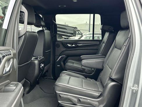 Used 2024 GMC Yukon XL Denali image 19