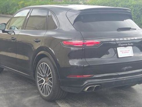 Used 2019 Porsche Cayenne Turbo w/ Premium Plus Package AWD/4WD image 4
