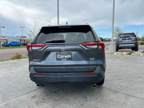 Used 2022 Toyota RAV4 XLE AWD/4WD image 7
