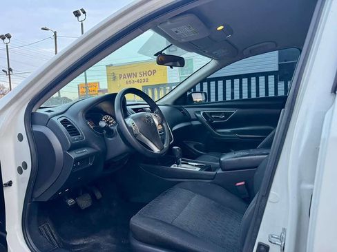 Used 2016 Nissan Altima 2.5 S w/ Power Driver Seat Package FWD image 10