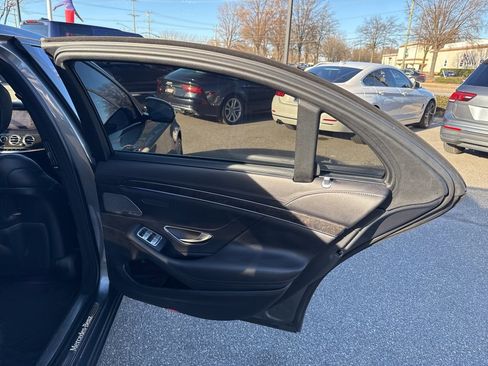 Used 2018 Mercedes-Benz S 450 Sedan image 18