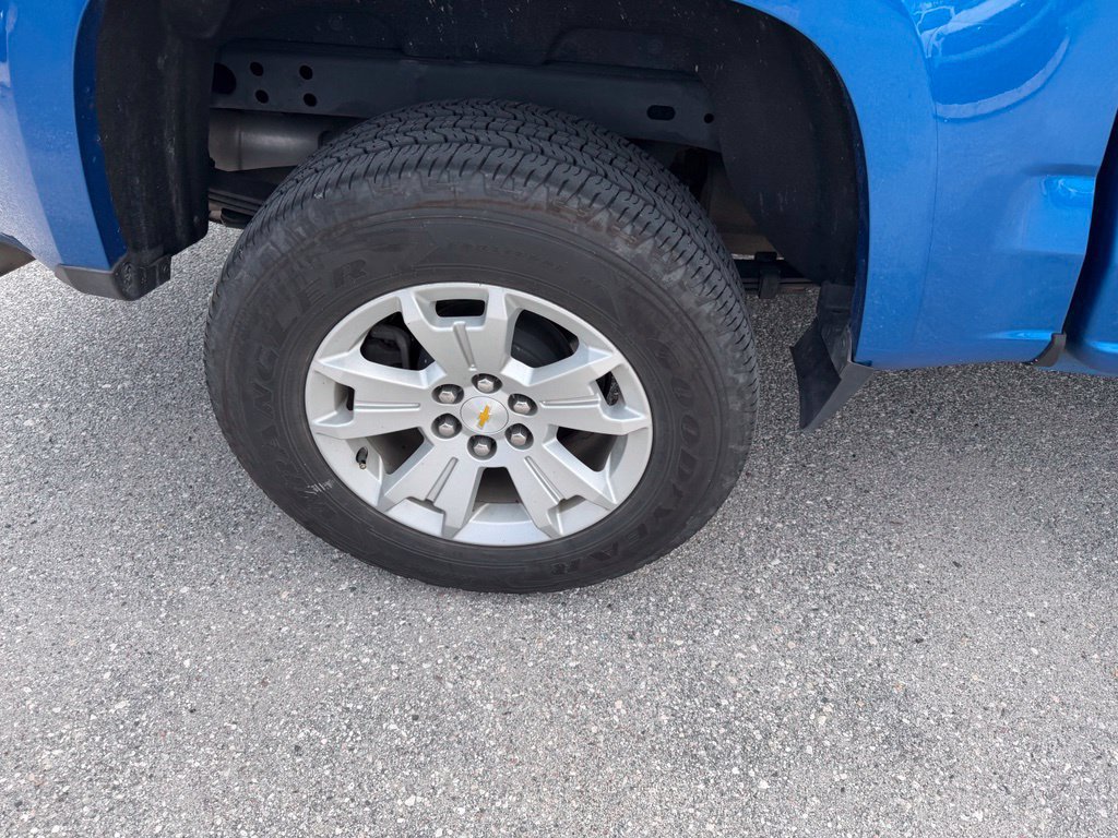 Used 2022 Chevrolet Colorado LT w/ Safety Package AWD/4WD image 5