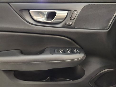 Used 2024 Volvo S60 B5 Core image 24