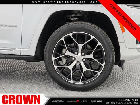 Certified 2024 Jeep Grand Cherokee Summit AWD/4WD image 9