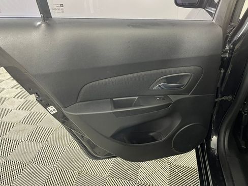 Used 2015 Chevrolet Cruze LT w/ Technology Package image 22