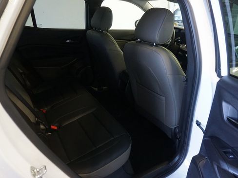 Used 2025 Chevrolet Trax ACTIV w/ Sunroof Package image 24