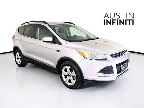 Used 2016 Ford Escape SE w/ Equipment Group 201A image 1
