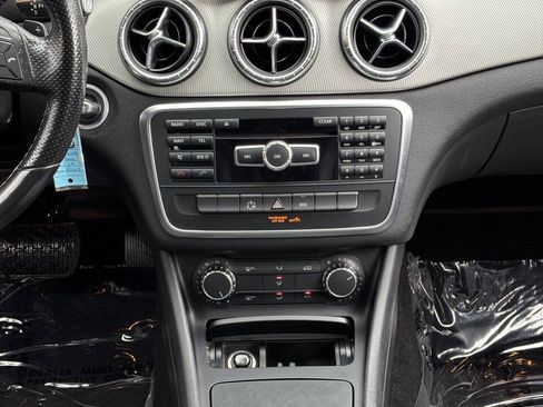 Used 2014 Mercedes-Benz CLA 250 4MATIC image 27