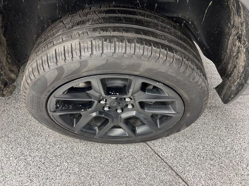 Used 2023 RAM 1500 Laramie image 8