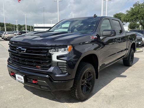 Used 2023 Chevrolet Silverado 1500 LT Trail Boss w/ Convenience Package II AWD/4WD image 9