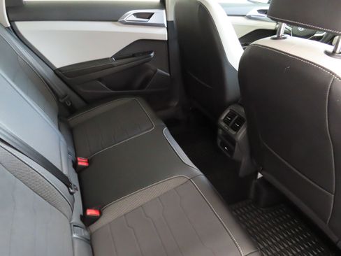 New 2025 Volkswagen Taos SE image 24