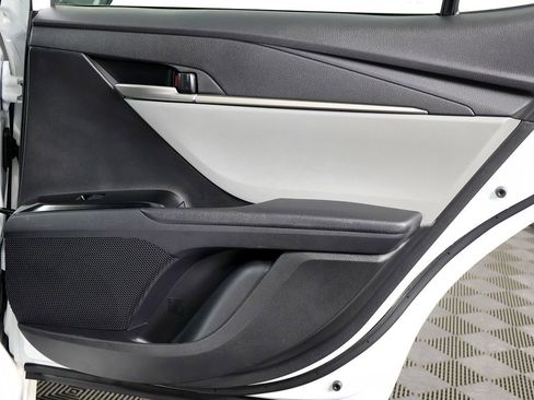 Used 2025 Toyota Camry SE AWD/4WD image 50