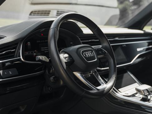 Certified 2025 Audi Q7 3.0T Premium Plus AWD/4WD image 9