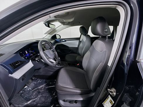 Used 2024 Volkswagen Taos SE image 12