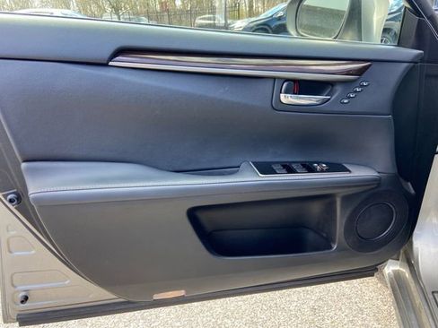 Used 2017 Lexus ES 300h FWD image 22