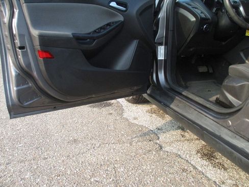 Used 2014 Ford Focus SE image 6