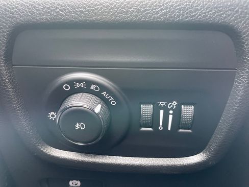 Certified 2023 Jeep Grand Cherokee Limited AWD/4WD image 46