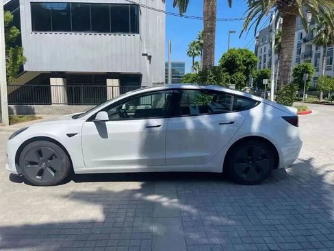 Used 2023 Tesla Model 3 Standard Range image 9