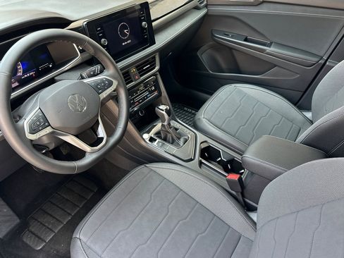 New 2025 Volkswagen Taos SE image 8