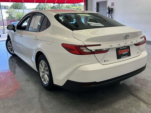 Used 2025 Toyota Camry LE FWD image 5