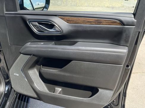 Used 2023 Chevrolet Tahoe Premier w/ Premium Package AWD/4WD image 16