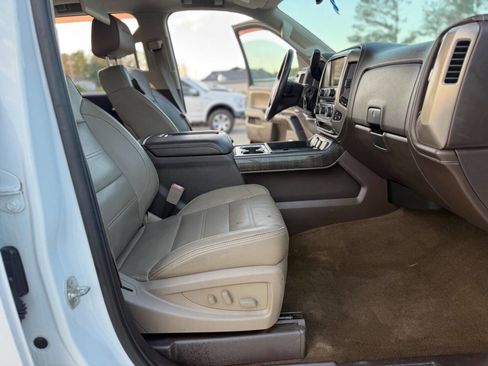 Used 2015 GMC Sierra 2500 Denali w/ Duramax Plus Package image 29