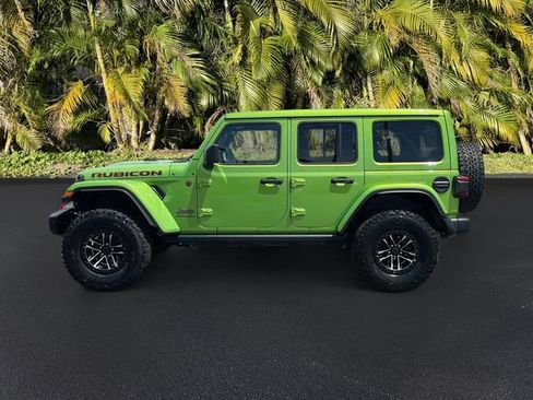 Used 2025 Jeep Wrangler Unlimited Rubicon AWD/4WD image 9