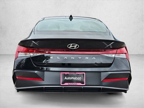New 2026 Hyundai Elantra SEL Sport FWD image 8