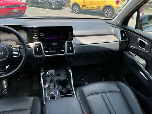 Used 2023 Kia Sorento EX FWD image 16