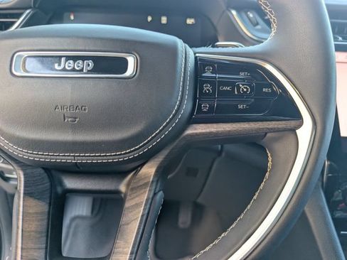 Used 2023 Jeep Grand Cherokee L Overland AWD/4WD image 14