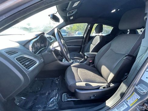 Used 2013 Dodge Avenger SXT FWD image 18